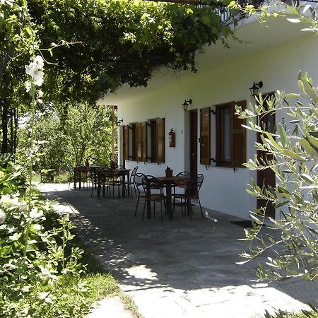 Petrouda'S Apartments Samothraki Exterior photo